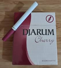 Djarum Black (Karanfil) ve Cherry (Vişne)